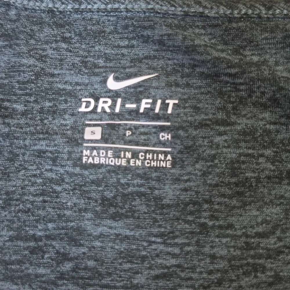 Nike Dri-FIT Womens Small Gray Heathered Scoop Neck Short Sleeve Training Tee